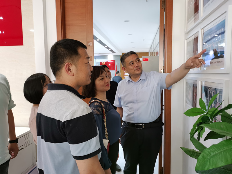 2020.05.28-【鲁衡会议室】-与市医院党建交流17_副本.jpg 2020.05.28-【鲁衡会议室】-与市医院党建交流17_副本.jpg