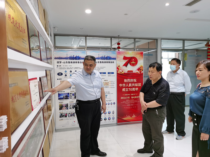 2020.05.28-【鲁衡会议室】-与市医院党建交流21_副本.jpg 2020.05.28-【鲁衡会议室】-与市医院党建交流21_副本.jpg