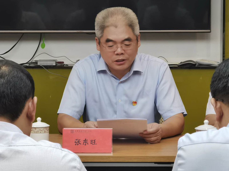 张东望_副本.jpg 张东望_副本.jpg