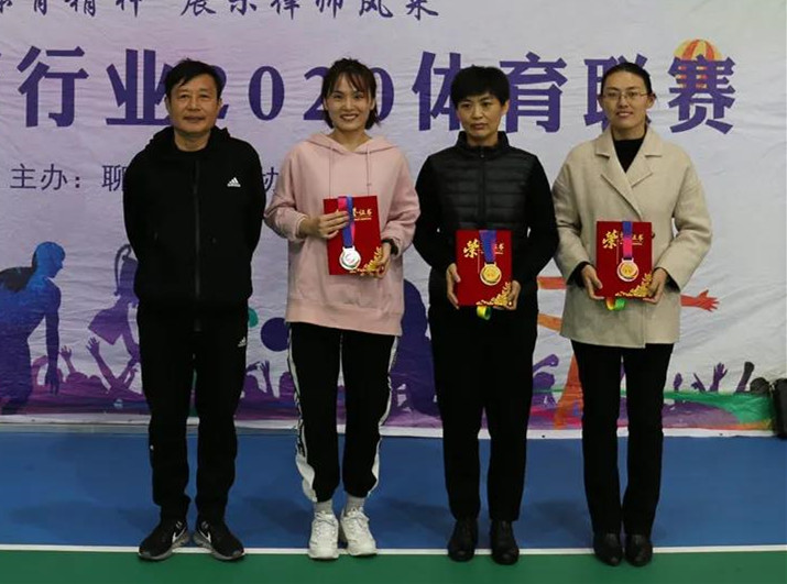 王新锐_副本.jpg 王新锐_副本.jpg