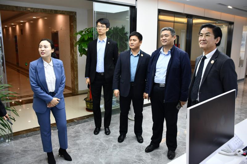 鲁衡律所主任闫光瑜一行到求新刑事律师机构·求知律师事务所参观交流